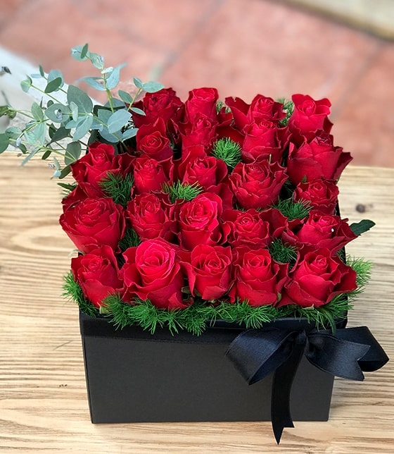 Kutuda Kırmızı Güller